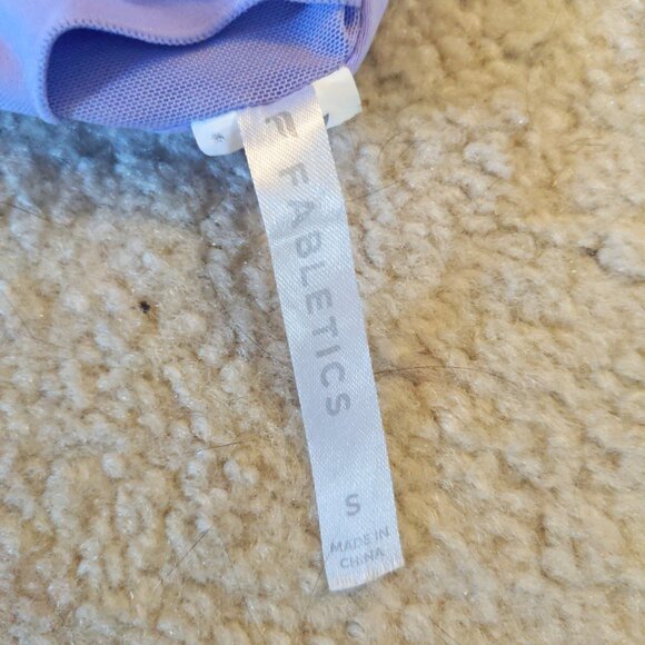 Fabletics strappy tank with built in bra - Picture 3 of 6